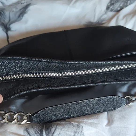 Harley-Davidson Black Leather Shoulder Bag with Chain Strap - Picture 10 of 15